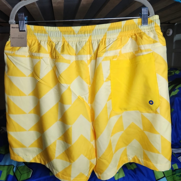 Club America Flow Men's Nike Graphic Soccer Shorts - Picture 2 of 10